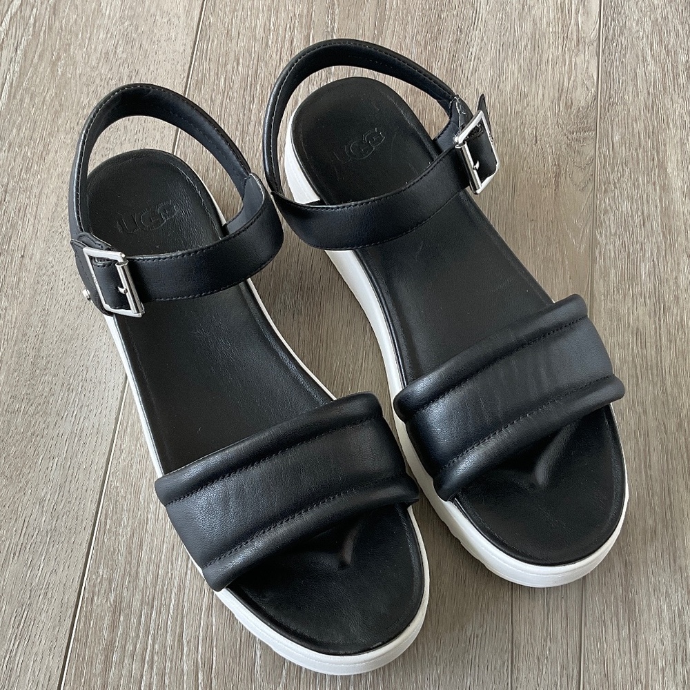 UGG Zayne Platform Sandal Black Size 9.5 Excellent Condition
